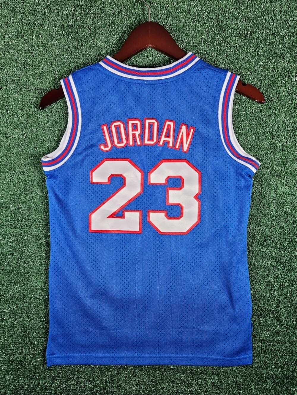 Michael Jordan 'Tune Squad' #23 Kids Basketball Jersey / Kids Size XS
